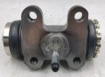 سلندر فرامل (Wheel Cylinder) لسيارة Toyota Land Cruiser 100 Series 1998–2007 — جودة عالية وأداء موثوق لنظام الفرامل