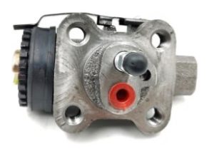 سلندر فرامل (Wheel Cylinder) لسيارة Toyota Land Cruiser 70 Series 1990–2007 — جودة عالية وأداء موثوق لنظام الفرامل